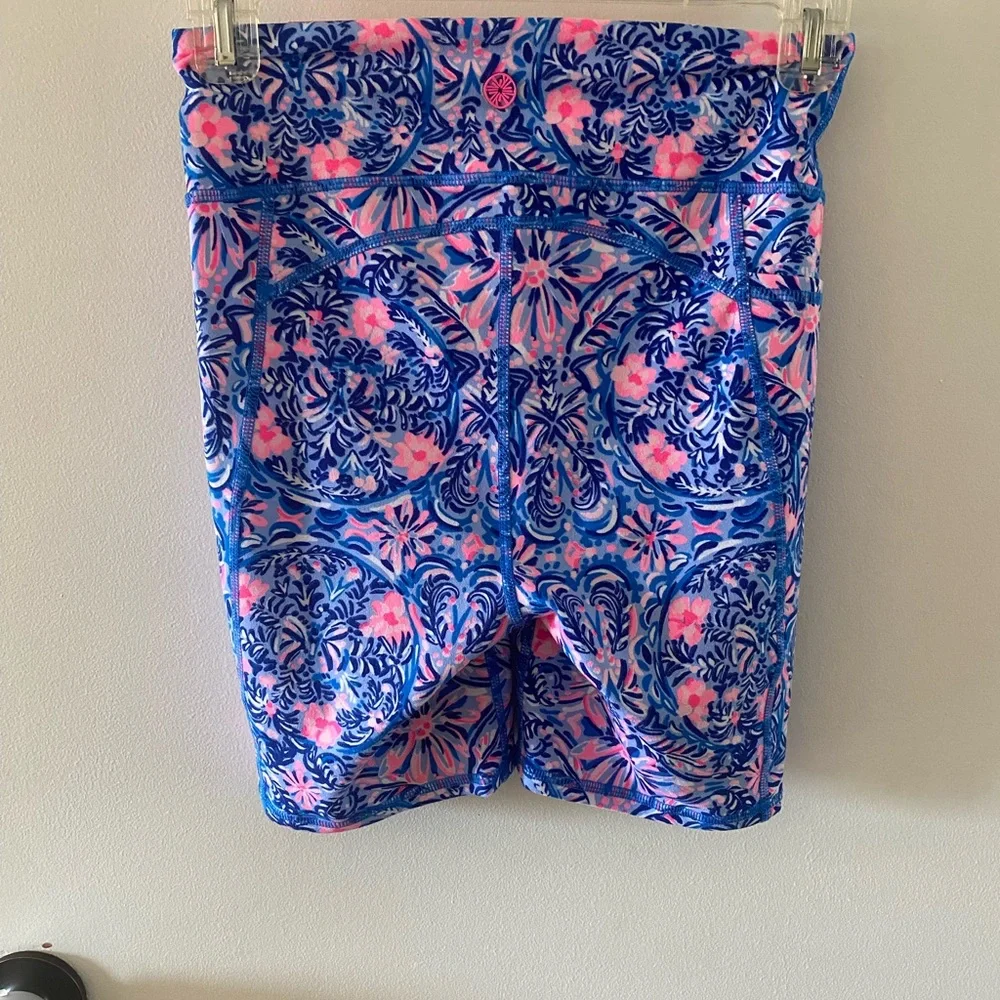 Lilly Pulitzer Taking it Easy weekender high rise shorts - Picture 3 of 5